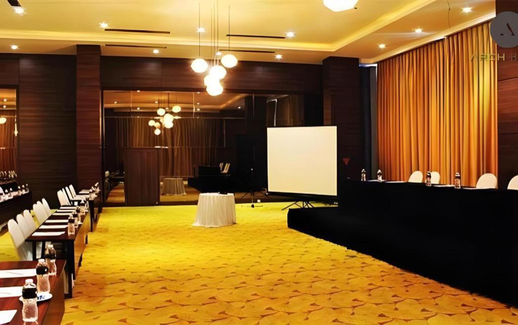 Arch Hotel Bogor Zewnętrze zdjęcie
