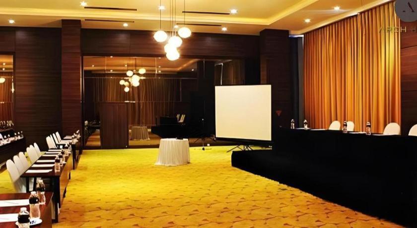 Arch Hotel Bogor Zewnętrze zdjęcie